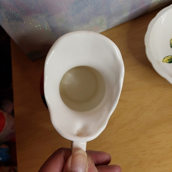 Vintage* Medium Ceramic Pitcher and Bowl - Picture 6 of 11